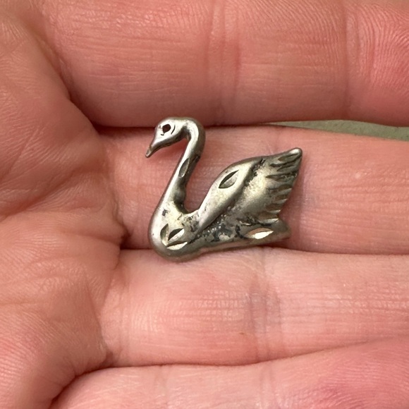 SOLD. 925 Silver Swan, Gorgeous! - Picture 5 of 5